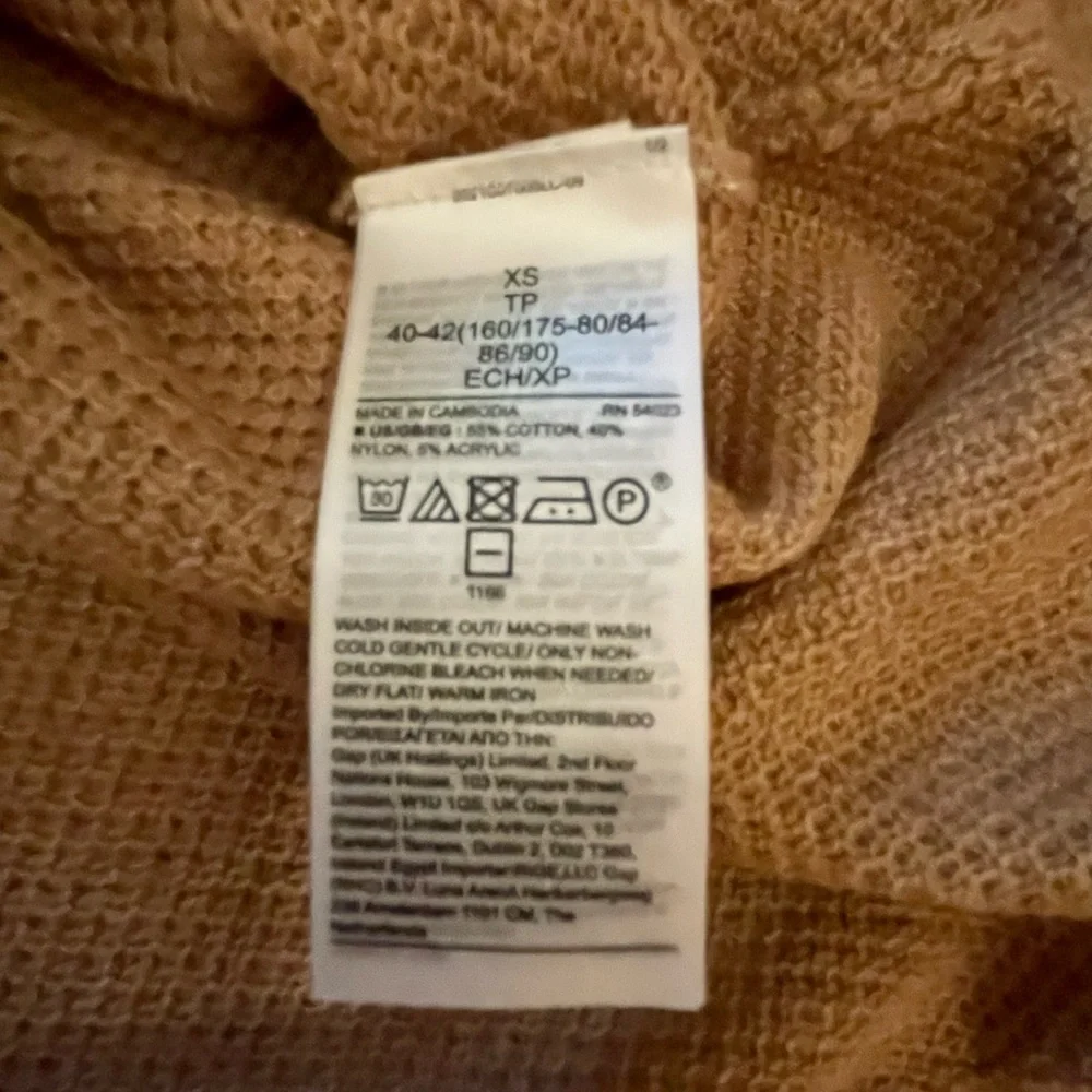 NWT Gap Lightweight Textured V-Neck Pullover Sweater Size XS - Picture 4 of 5